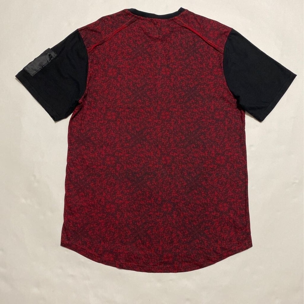 Patriotic New York Bushwick Henley Shirt Mens Size XL‎ Red Multicolor Abstract - Picture 6 of 9